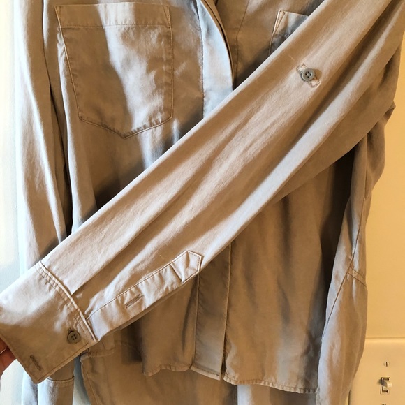 Cloth and stone women’s button up - Picture 3 of 3
